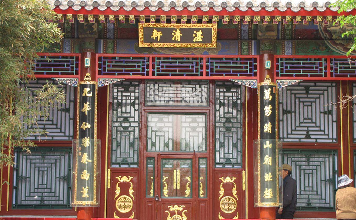 仙桃市红木牌匾定制：寺庙宗祠,园林景观,创意招牌,抱柱对联